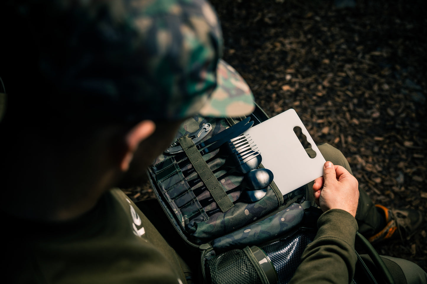 Geanta + Trusa pentru Picnic Trakker NXC Camo Deluxe Food Set - Trakker
