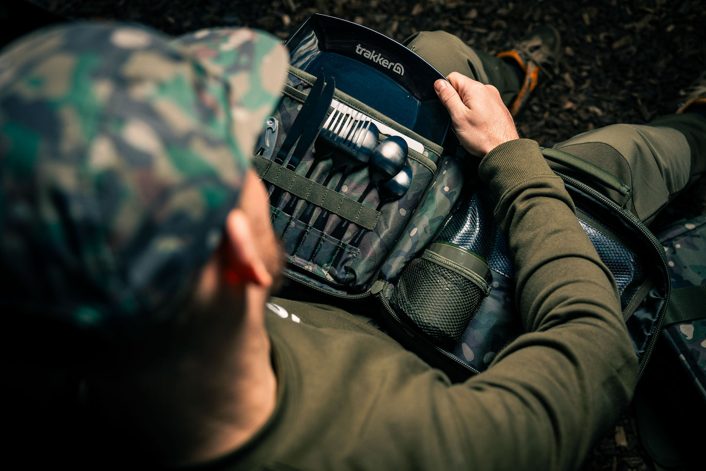 Geanta + Trusa pentru Picnic Trakker NXC Camo Deluxe Food Set - Trakker