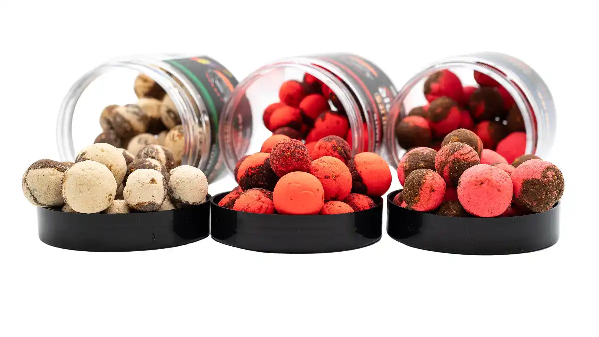 Set de coliere cu mărgele colorate tipărite 3D.