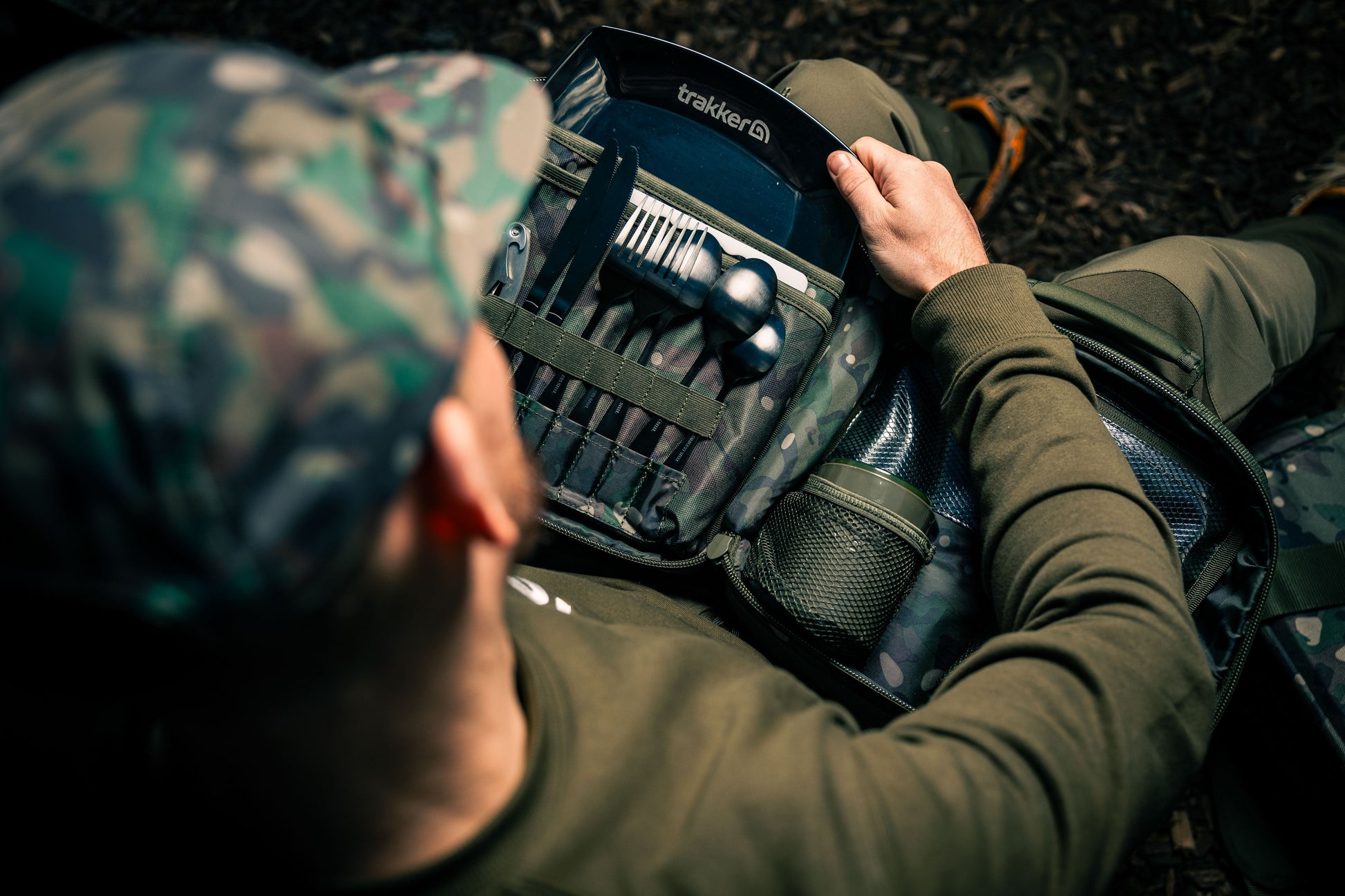 Geanta + Trusa pentru Picnic Trakker NXC Camo Deluxe Food Set - Trakker