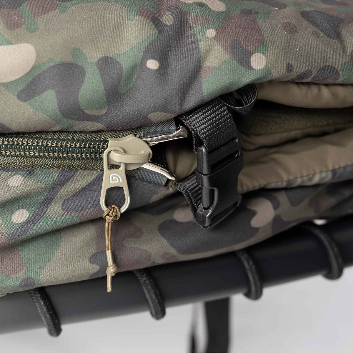 Pat Pescuit Crap Trakker Levelite Oval MF-HDR Sleep System - Camping Trakker